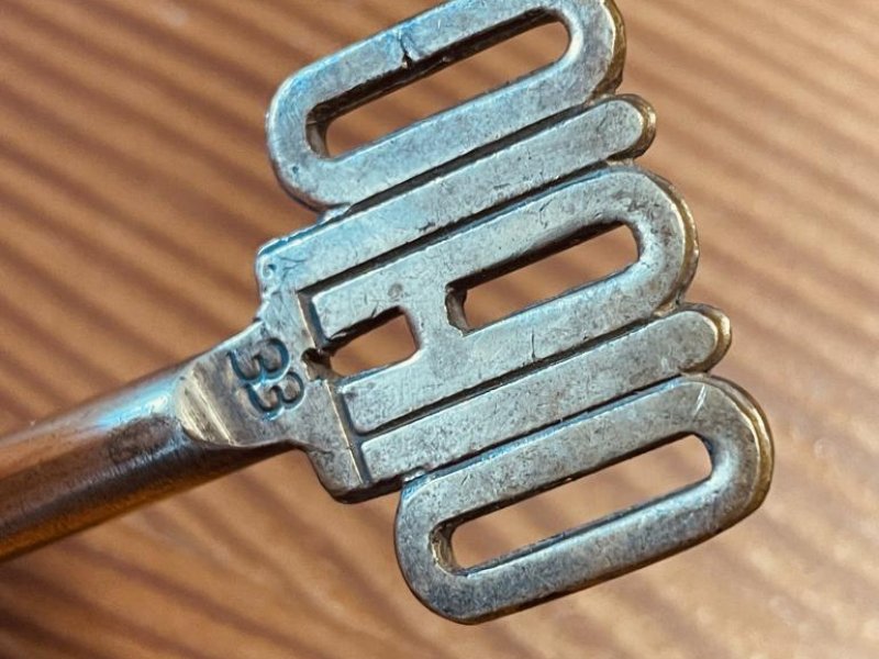 Chave Original OLAIO Nº 33 - Mobiliário Vintage