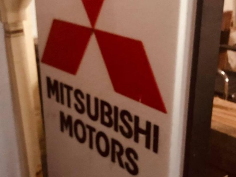 Reclamo luminoso dupla-face Mitsubishi